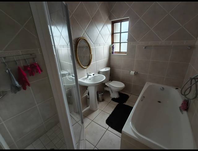 4 BEDROOM HOUSE FOR SALE IN CASHAN